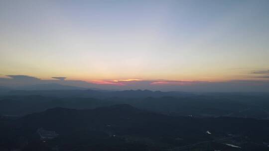 航拍城市夕阳晚霞日落剪影