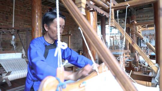 黔东南侗族手工织布视频素材模板下载
