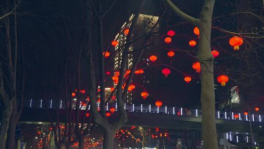 城市街道的红灯笼
