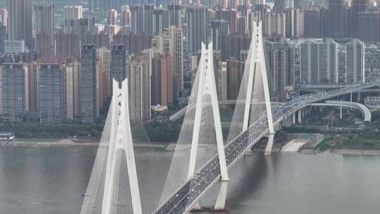 武汉二七长江大桥，长焦略俯侧环绕镜头