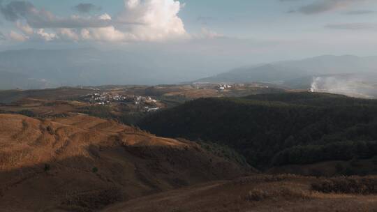 云南旅游风光宣传视频红土地黄昏村庄