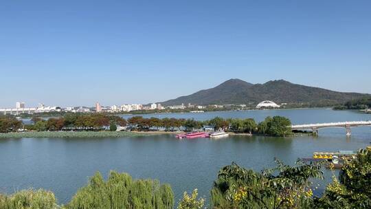 深秋南京玄武湖景