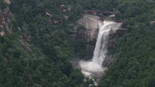 雨后泰山，龙潭飞瀑，高山流水