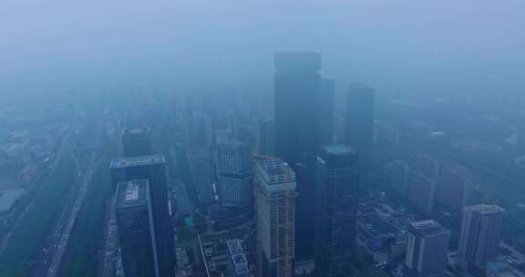 西安锦业路国瑞中心雨天云雾