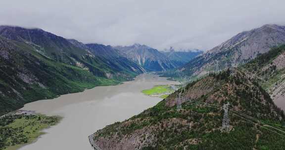 西藏昌都然乌湖和周边高压线电力系统航拍