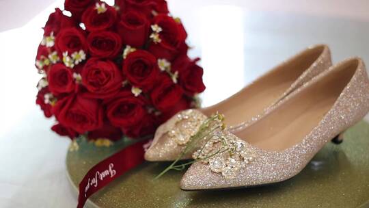 婚鞋、鲜花