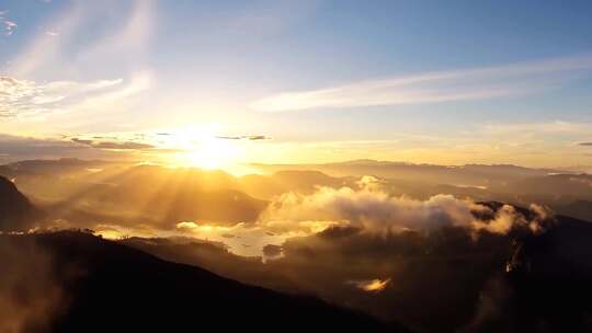 航拍高空云层云海阳光日出大气层