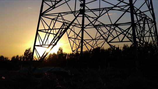 日落电力电塔能源延时摄影