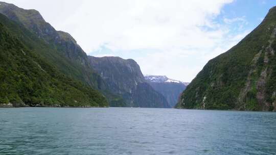 山脉山峰绿色风景优美