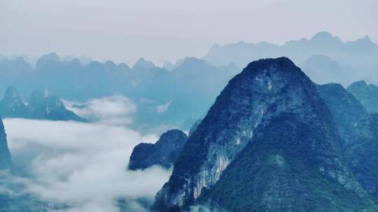 桂林山水鸟瞰图大气宏伟群山云海云雾日出