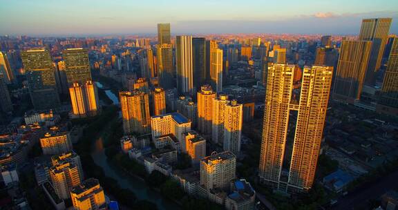 金色朝阳中的成都航拍城市风景