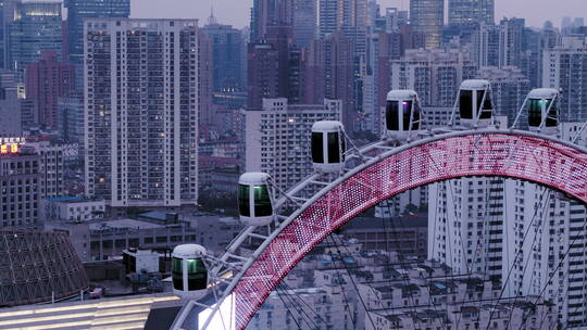 4K航拍上海城市夜景大悦城摩天轮近景环绕