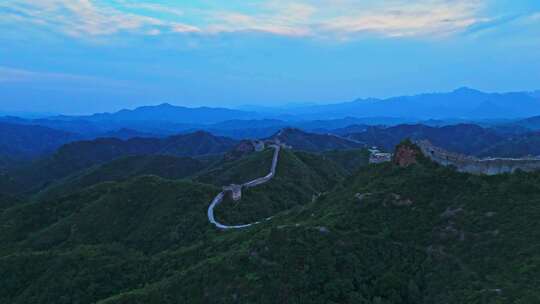 中国河北金山岭长城夏季傍晚晚霞大气磅礴