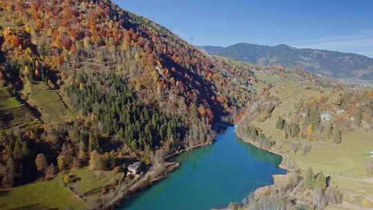 峡谷，湖，森林，山