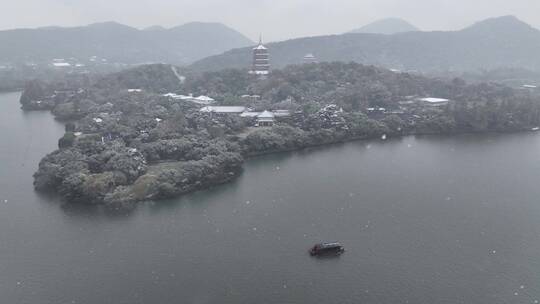 航拍西湖大雪