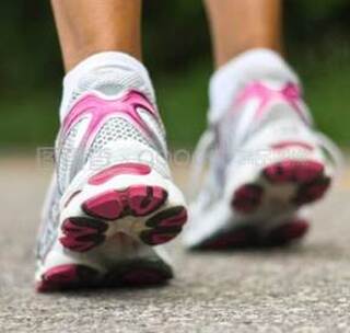 走路声踏步声路面积水 走路声踏步声路面积水