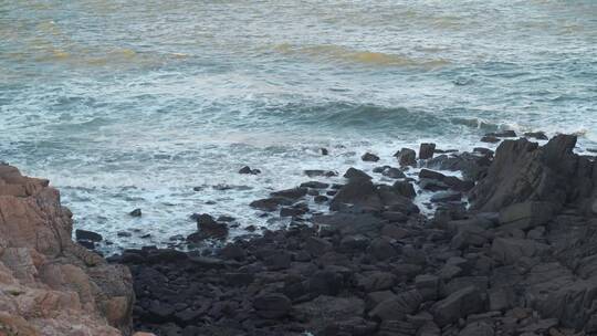 大海礁石海边礁石退潮石头海水