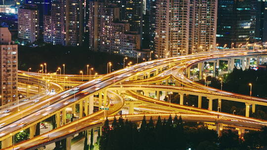 城市交通车水马龙夜景