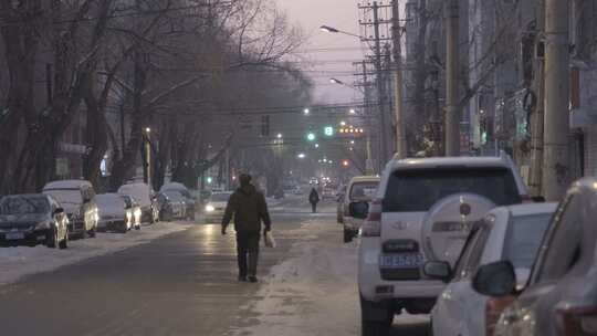 黑龙江牡丹江市冬天傍晚城市道路