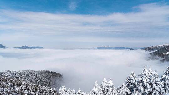 湖北神农架冬季雪山山谷云海翻涌云瀑白天