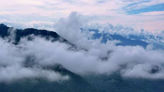 航拍陕西秦岭山脉圭峰山