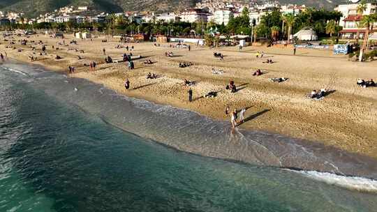 冬季美丽的海滩在土耳其阿拉尼亚视频素材模板下载