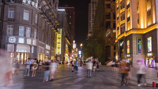 武汉江汉路步行街人流延时摄影