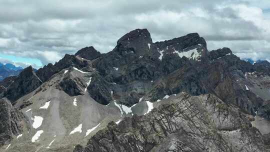 航拍四川阿坝小金大哇梁子垭口火焰峰雪山视频素材模板下载