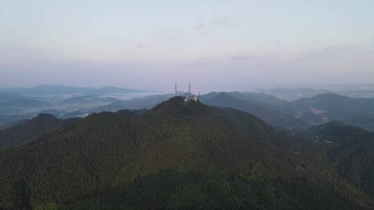 航拍清晨山间云雾日出