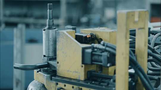 机械加工生产 现代化工业 智能制造折弯成型