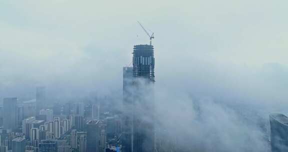 雨天高楼穿云航拍