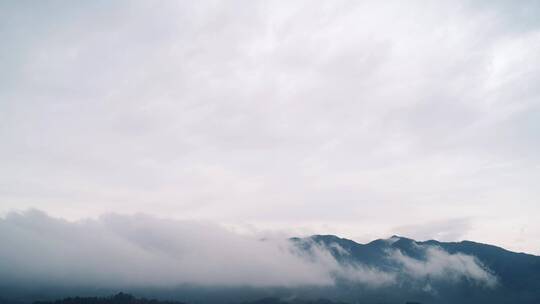 山上云雾延时