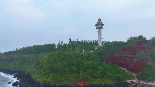 航拍海南儋州峨蔓镇兵马角灯塔龙门激浪火山