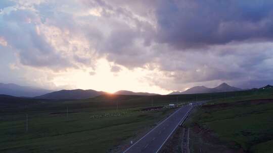 青海西宁拉脊山公路草原航拍