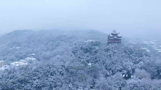 杭州吴山城隍阁景区冬天雪景4K航拍视频素材