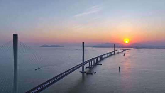 航拍珠海金湾高栏港大桥日落晚霞4k