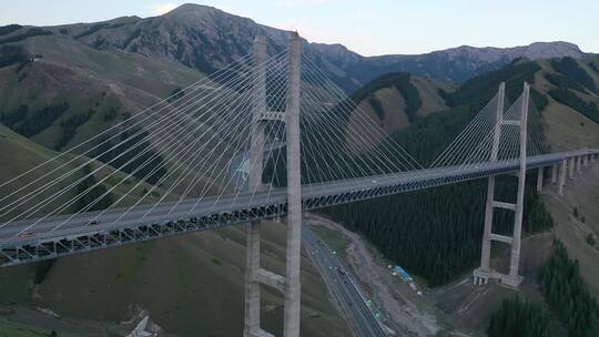 新疆伊犁果子沟大桥中国工程视频素材模板下载