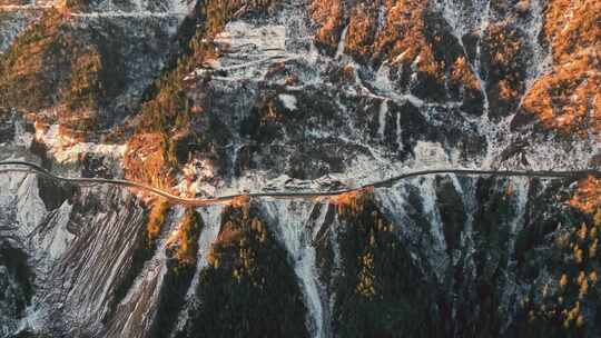 航拍云南香格里拉雪山公路