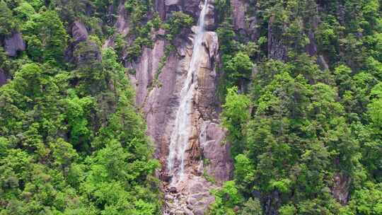 杭州临安牵牛岗山涧瀑布风景航拍