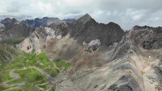 航拍四川阿坝小金大哇梁子主峰风光