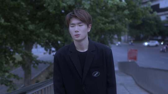 伤感分手mv素材男生女生喝酒