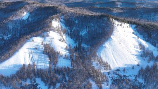 航拍大兴安岭冰雪山峦山林