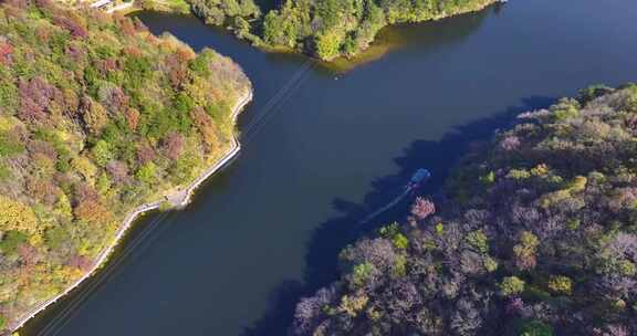 武汉木兰天池风景区深秋风光