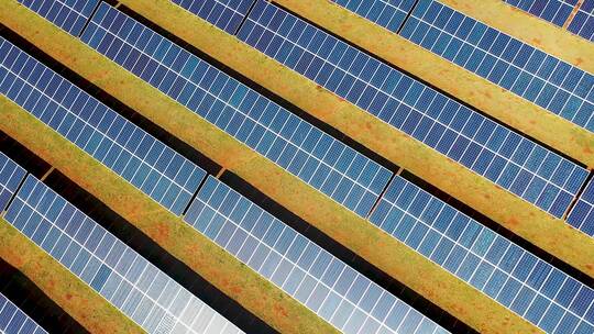 太阳能农场现场光伏太阳能电池板