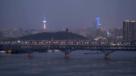 南京长江大桥与城市天际线夜景延时摄影