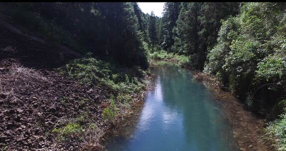 山林间水流美景高清