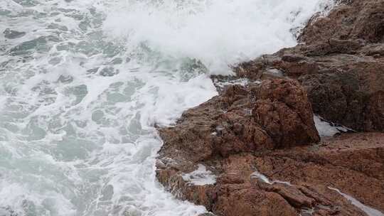 深圳海岸线-大梅沙礁石风起浪涌