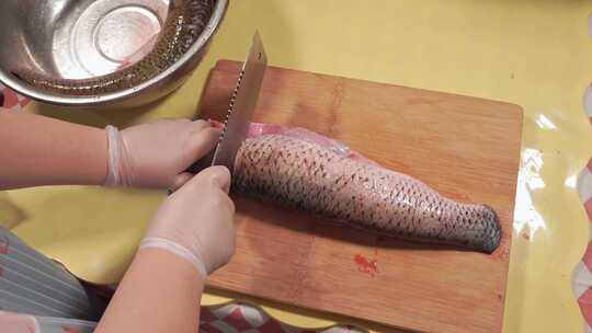 草鱼切段切鱼肉鱼块