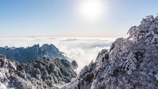 安徽黄山雪景云海日出延时风光