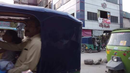 巴基斯坦街头行人车辆地拍